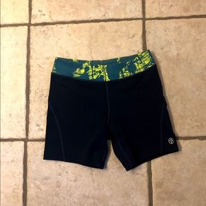 Zumba shorts. Size M. Excelente used condition.